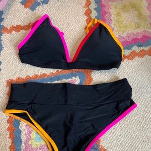 Bikini set with super high cut cheeky bottoms!